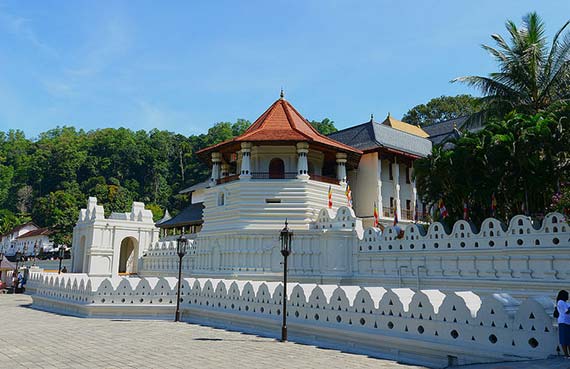 Temple of the Tooth, Kandy. Foto: Koshy Koshy/flickr